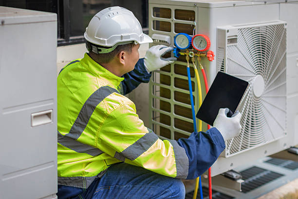 Professional Hvac technician working in Hastings, FL